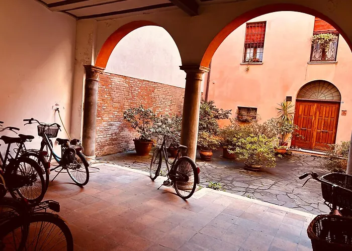 Maison Mayr * Ferrara